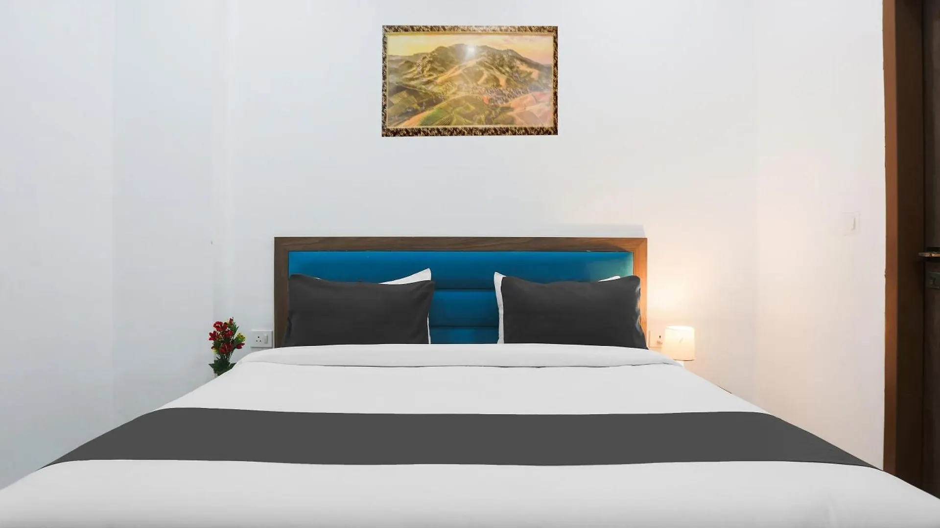 Hotel O K2 Guest House Gurgaon 3*,