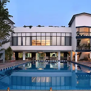 Western Country Club Resort